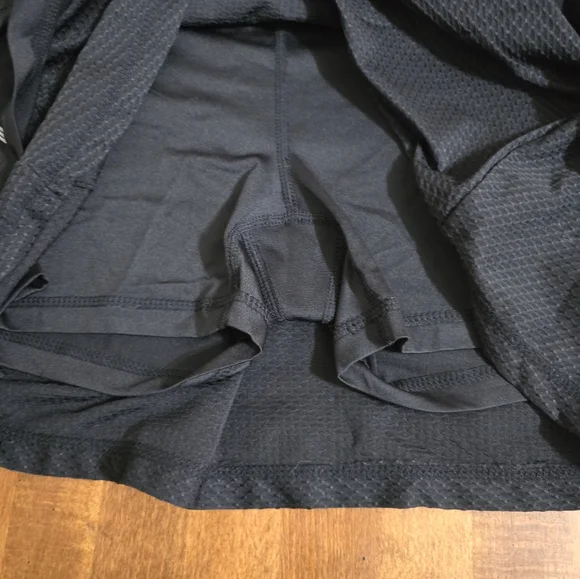 Gym Skort - Picture 4 of 6